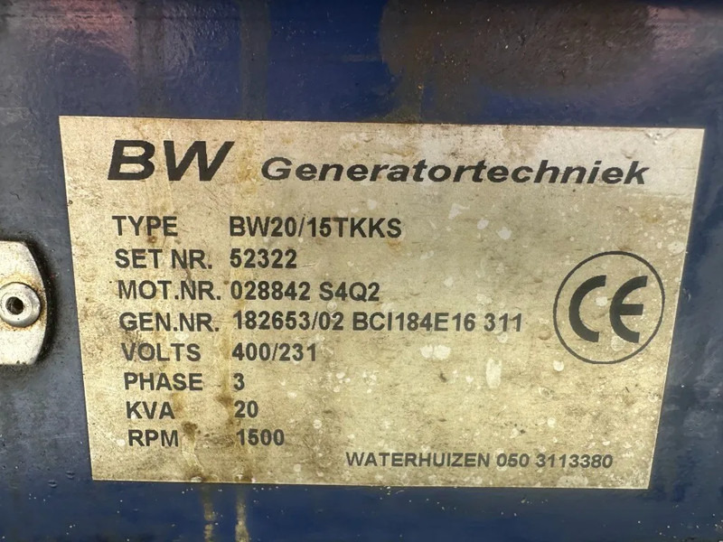 Mitsubishi S4Q2 Stamford 20 kVA marine generatorset - Gerador elétrico: foto 4 Mitsubishi S4Q2 Stamford 20 kVA marine generatorset - Gerador elétrico: foto 4