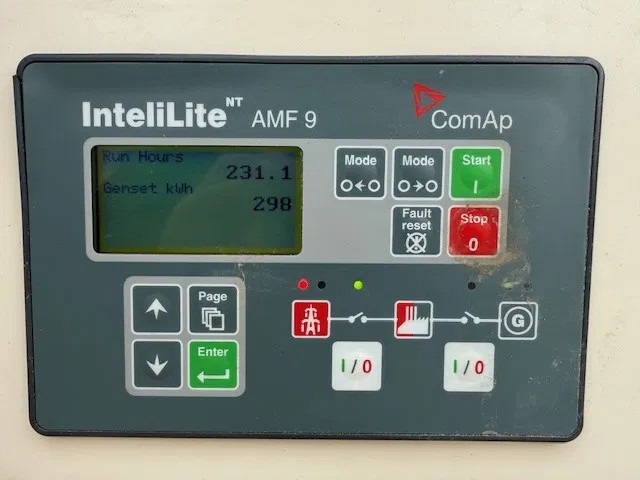 Perkins 1103A-33G 33 kVA Silent generatorset as New ! 231 hours ! - Gerador elétrico: foto 5 Perkins 1103A-33G 33 kVA Silent generatorset as New ! 231 hours ! - Gerador elétrico: foto 5