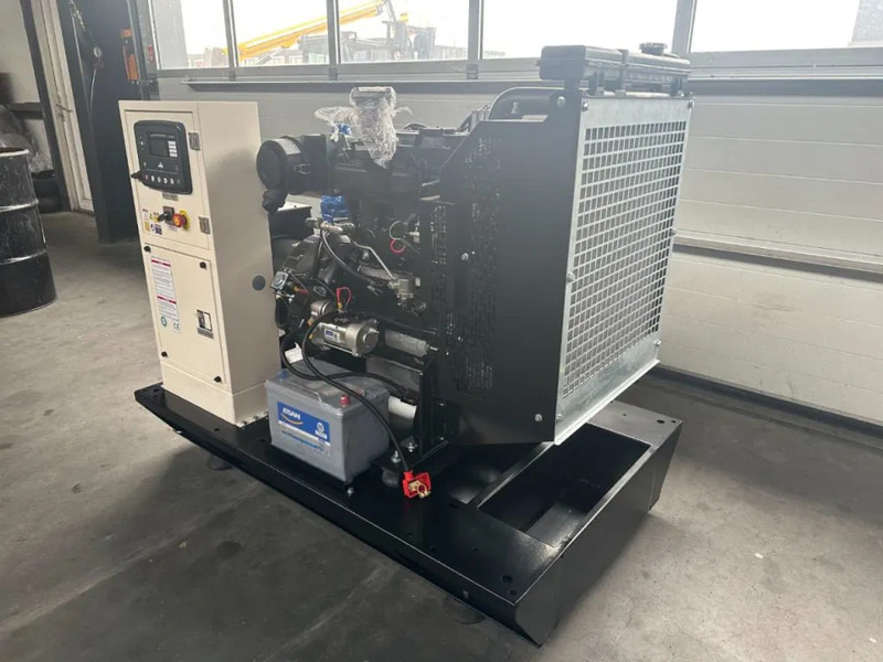 Perkins 1103A-33G Stamford 33 kVA generatorset NEW! - Gerador elétrico: foto 4 Perkins 1103A-33G Stamford 33 kVA generatorset NEW! - Gerador elétrico: foto 4