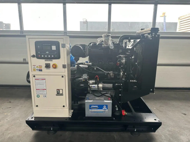 Perkins 1103A-33G Stamford 33 kVA generatorset NEW! - Gerador elétrico: foto 1 Perkins 1103A-33G Stamford 33 kVA generatorset NEW! - Gerador elétrico: foto 1