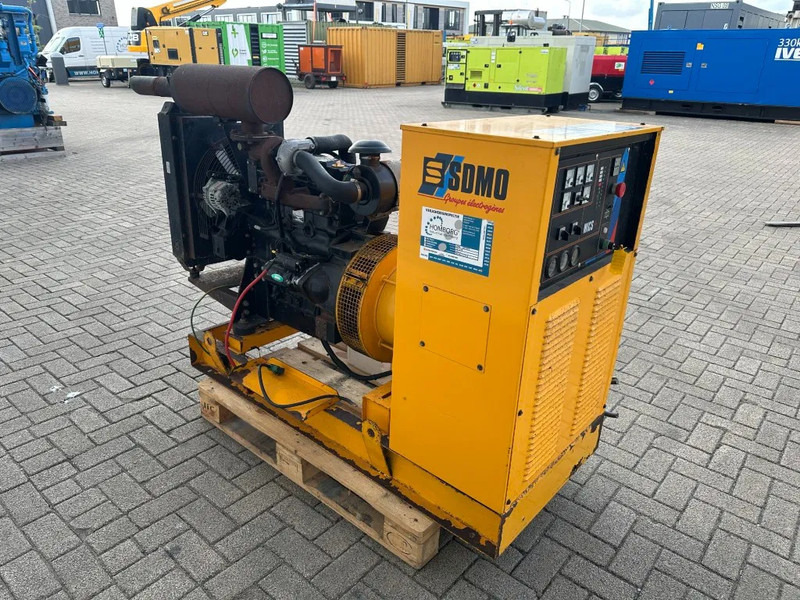 Gerador elétrico SDMO Yanmar Leroy Somer 50 kVA noodstroom generatorset 328 hours !: foto 6