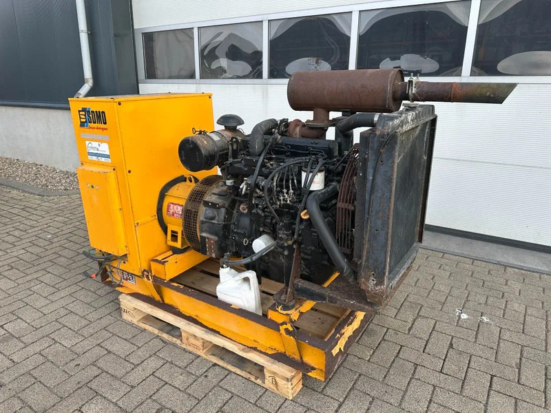 Gerador elétrico SDMO Yanmar Leroy Somer 50 kVA noodstroom generatorset 328 hours !: foto 12