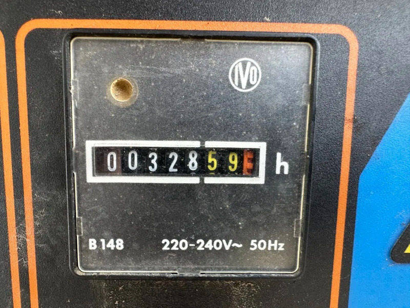 SDMO Yanmar Leroy Somer 50 kVA noodstroom generatorset 328 hours ! - Gerador elétrico: foto 5 SDMO Yanmar Leroy Somer 50 kVA noodstroom generatorset 328 hours ! - Gerador elétrico: foto 5