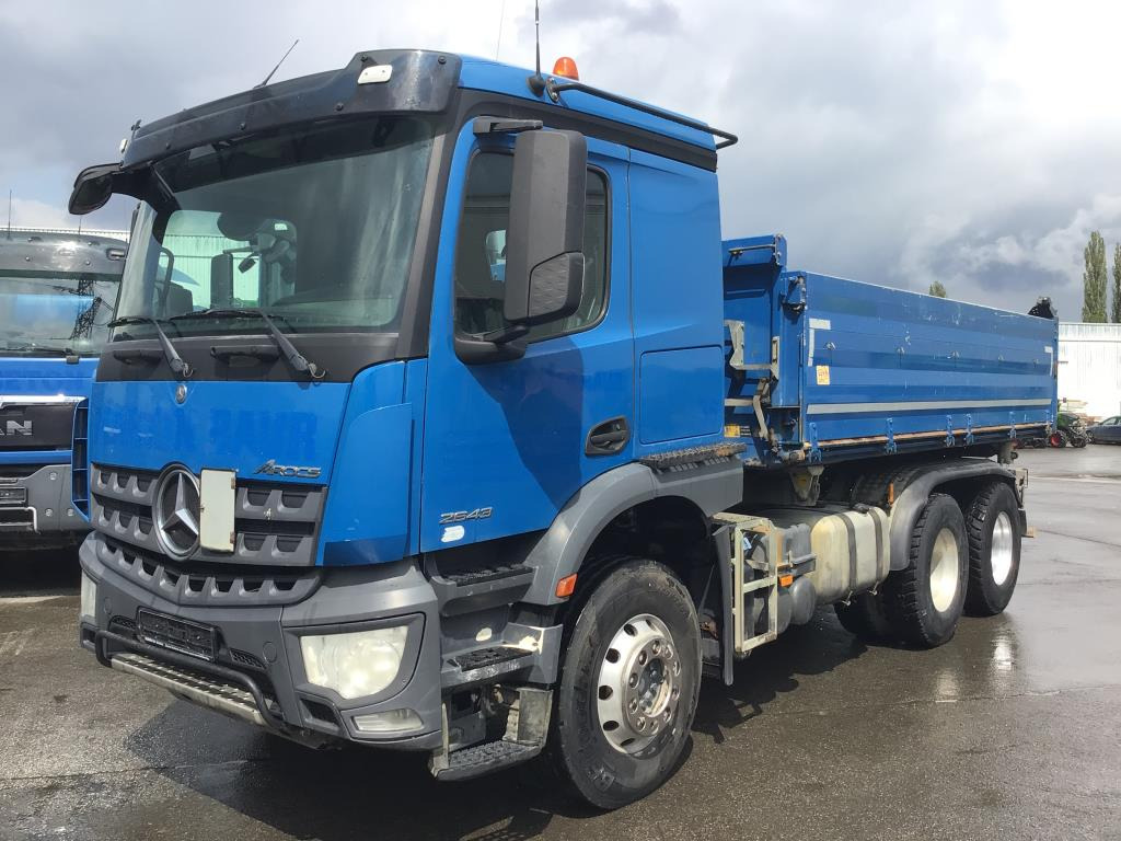 Mercedes Benz Arocs 2643 6×4 Euro 6 - Caminhão basculante: foto 1 Mercedes Benz Arocs 2643 6×4 Euro 6 - Caminhão basculante: foto 1
