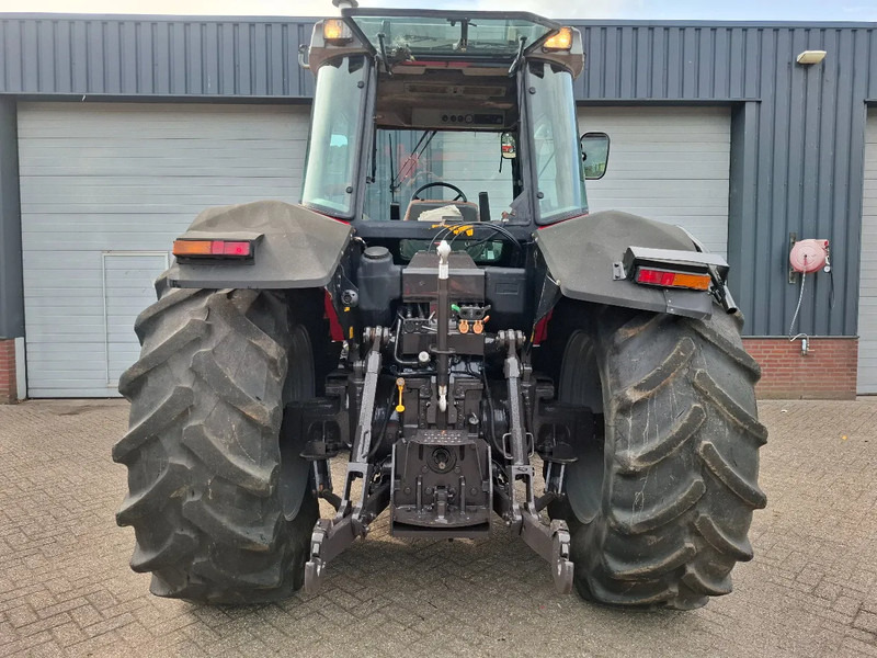 Massey Ferguson 8130 dynashift - Trator: foto 5 Massey Ferguson 8130 dynashift - Trator: foto 5
