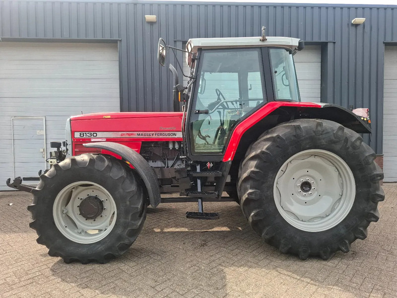Massey Ferguson 8130 dynashift - Trator: foto 3 Massey Ferguson 8130 dynashift - Trator: foto 3