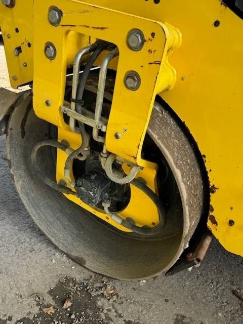 Compactador de asfalto Bomag BW 120 AD-5: foto 24