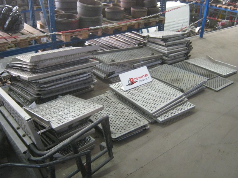 DAF BORDES PLATEN EN ALUMINIUM DELEN - Carroceria e exterior de Caminhão: foto 2 DAF BORDES PLATEN EN ALUMINIUM DELEN - Carroceria e exterior de Caminhão: foto 2