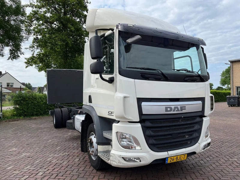 DAF CF 260 CF 260 FA CHASSIS CABINE EURO 6 - Caminhão chassi: foto 2 DAF CF 260 CF 260 FA CHASSIS CABINE EURO 6 - Caminhão chassi: foto 2