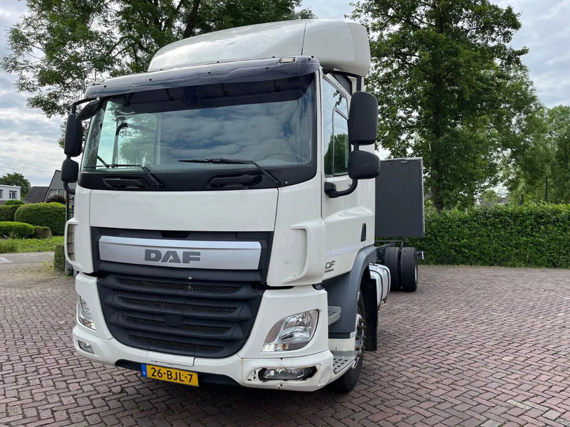 DAF CF 260 CF 260 FA CHASSIS CABINE EURO 6 - Caminhão chassi: foto 2 DAF CF 260 CF 260 FA CHASSIS CABINE EURO 6 - Caminhão chassi: foto 2