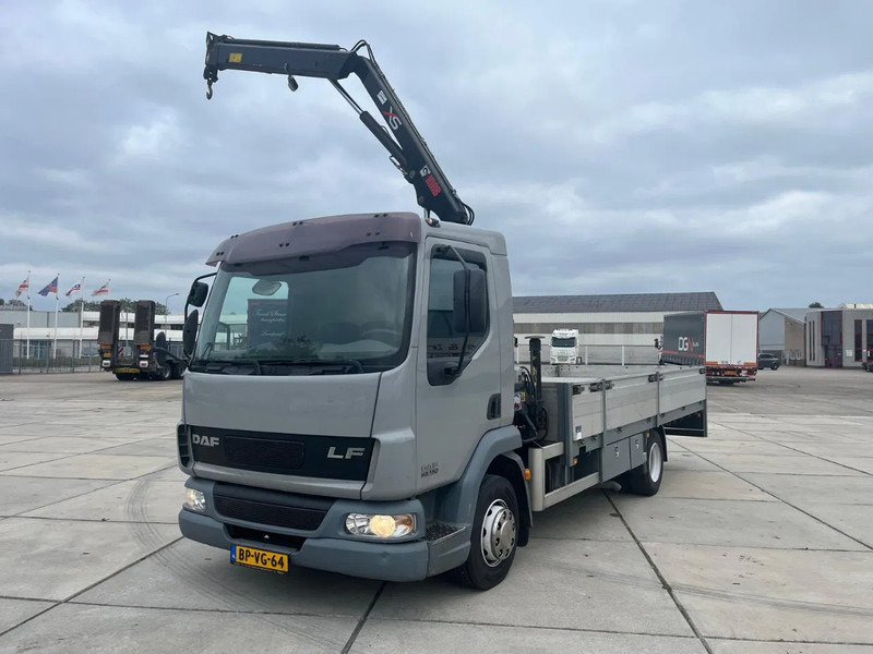 DAF LF 45 FA - Caminhão grua, Camião de caixa aberta/ Plataforma: foto 1 DAF LF 45 FA - Caminhão grua, Camião de caixa aberta/ Plataforma: foto 1