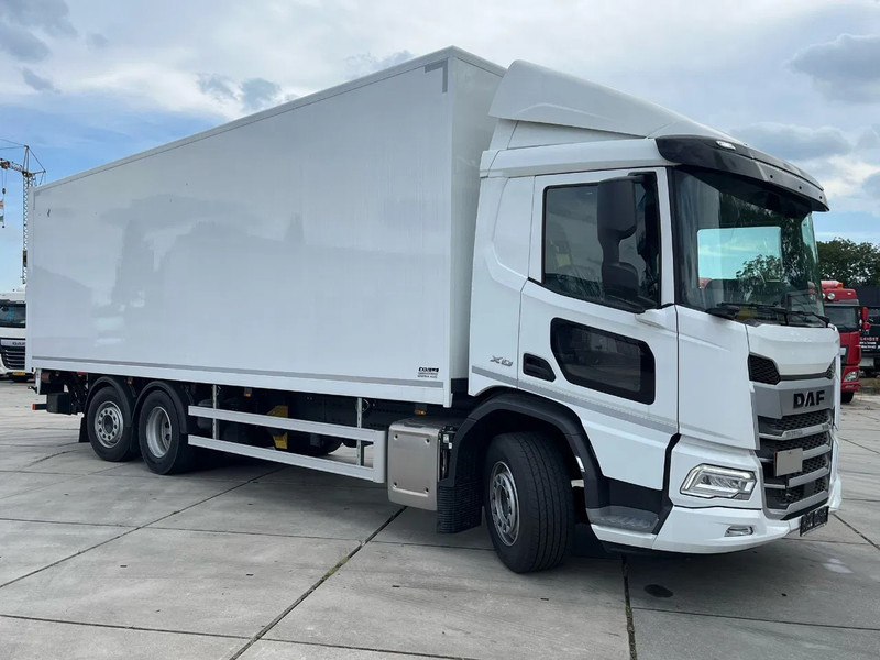 DAF XD 340 FAN 6x2 - Caminhão furgão: foto 1 DAF XD 340 FAN 6x2 - Caminhão furgão: foto 1
