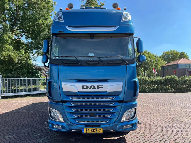 DAF XF 530 FAS - Caminhão transportador de contêineres/ Caixa móvel: foto 3 DAF XF 530 FAS - Caminhão transportador de contêineres/ Caixa móvel: foto 3