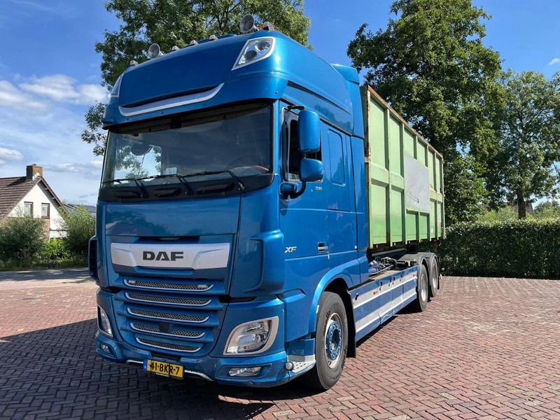 DAF XF 530 FAS - Caminhão transportador de contêineres/ Caixa móvel: foto 4 DAF XF 530 FAS - Caminhão transportador de contêineres/ Caixa móvel: foto 4