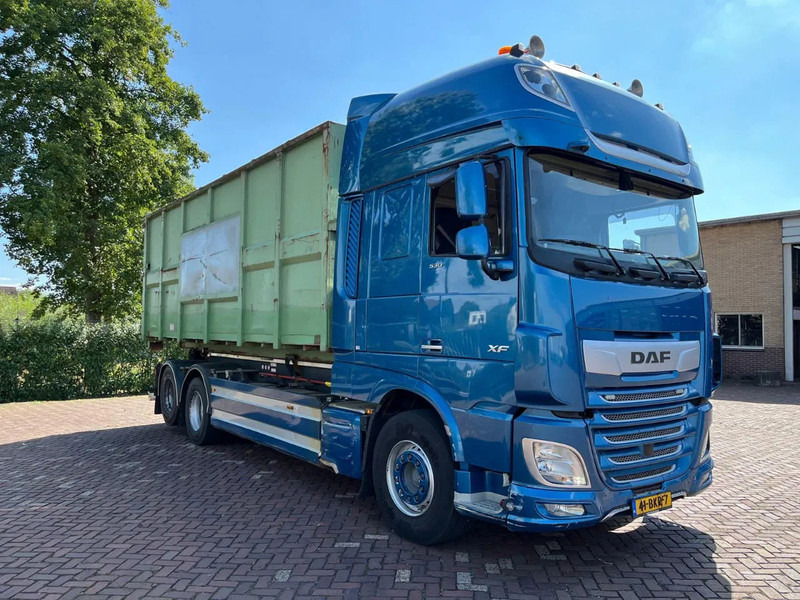 DAF XF 530 FAS - Caminhão transportador de contêineres/ Caixa móvel: foto 1 DAF XF 530 FAS - Caminhão transportador de contêineres/ Caixa móvel: foto 1