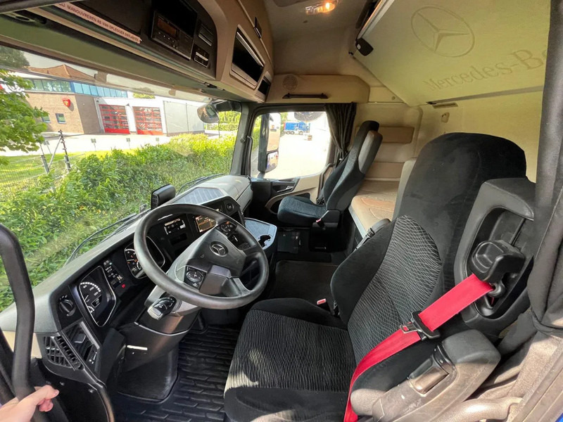 Tractor Mercedes-Benz Actros 1940: foto 17 Tractor Mercedes-Benz Actros 1940: foto 17