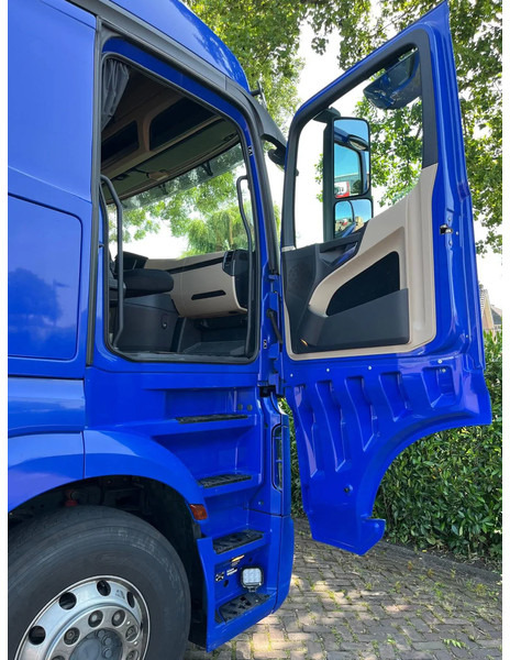 Tractor Mercedes-Benz Actros 1940: foto 16 Tractor Mercedes-Benz Actros 1940: foto 16