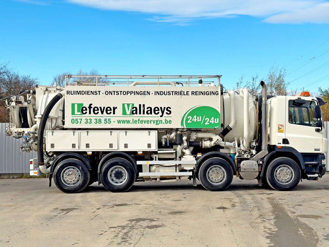 DAF CF 85.410 * Saug und Spülwagen +FUNK - Caminhão limpa fossa: foto 3 DAF CF 85.410 * Saug und Spülwagen +FUNK - Caminhão limpa fossa: foto 3