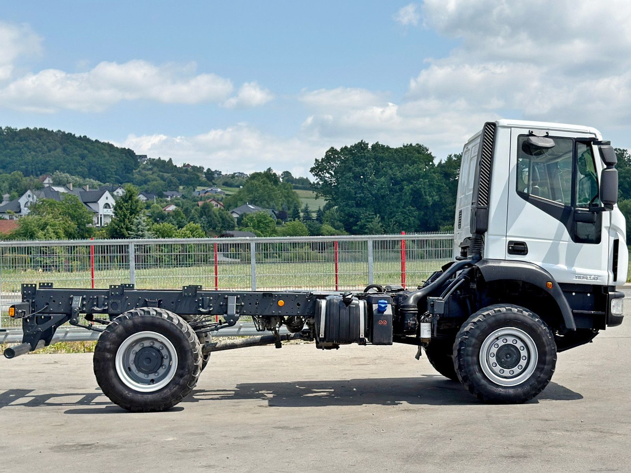 Iveco EUROCARGO 110-250* PLATFORM 4,60 m* 4x4 - Caminhão chassi: foto 4 Iveco EUROCARGO 110-250* PLATFORM 4,60 m* 4x4 - Caminhão chassi: foto 4