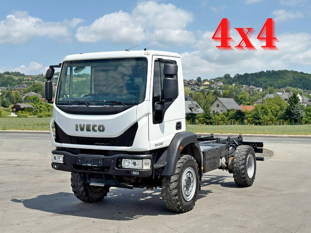 Iveco EUROCARGO 110-250* PLATFORM 4,60 m* 4x4 - Caminhão chassi: foto 1 Iveco EUROCARGO 110-250* PLATFORM 4,60 m* 4x4 - Caminhão chassi: foto 1