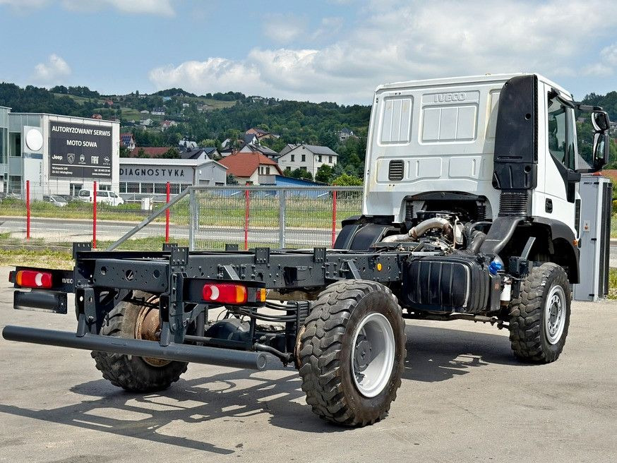 Caminhão chassi Iveco EUROCARGO 110-250* PLATFORM 4,60 m* 4x4: foto 6
