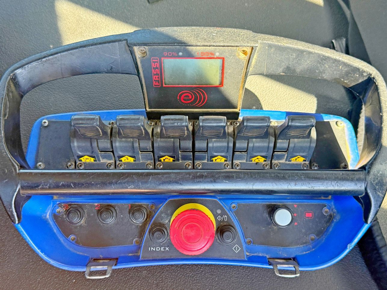 Caminhão grua Iveco TRAKKER 450 * FASSI F215A.0.22 + FUNK / 8x4 *TOP: foto 12