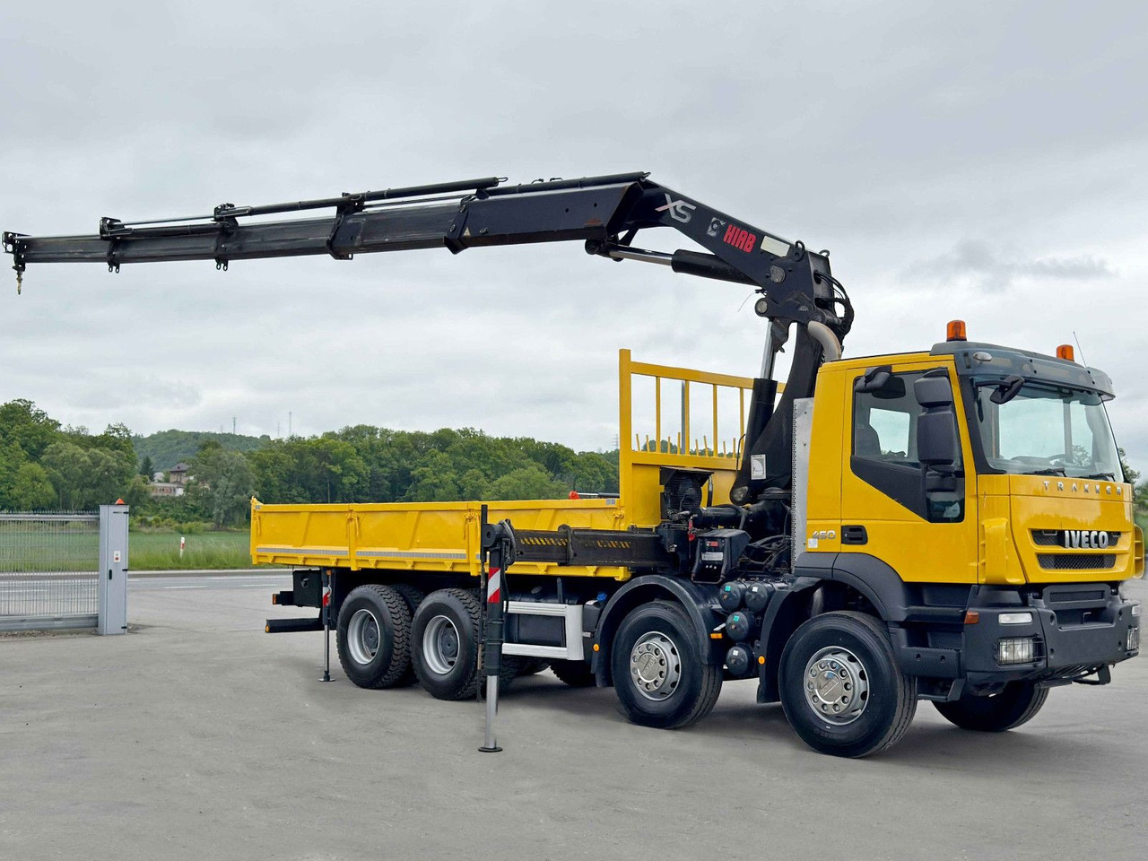 Iveco TRAKKER 450* HIAB 377 EP-4 HIPRO/FUNK/ 8x4 - Caminhão grua: foto 2 Iveco TRAKKER 450* HIAB 377 EP-4 HIPRO/FUNK/ 8x4 - Caminhão grua: foto 2