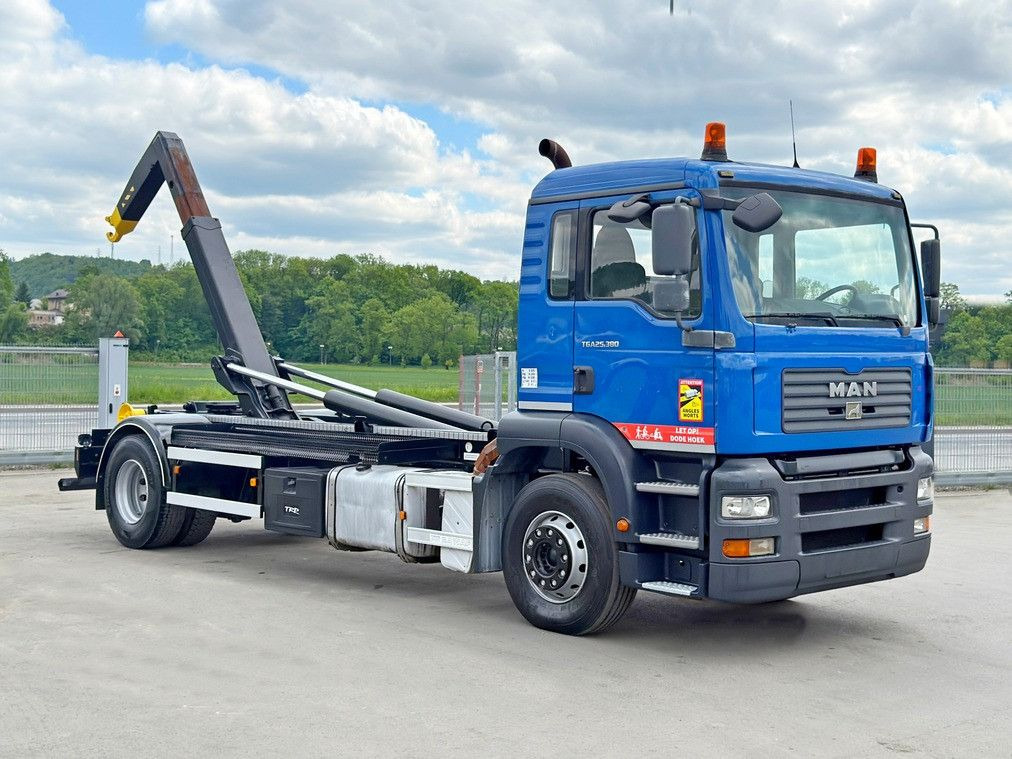 MAN TGA 18.310 Abrollkipper * Top Zustand! MAN TGA 18.310 Abrollkipper * Top Zustand! - Caminhão polibenne: foto 1 MAN TGA 18.310 Abrollkipper * Top Zustand! MAN TGA 18.310 Abrollkipper * Top Zustand! - Caminhão polibenne: foto 1
