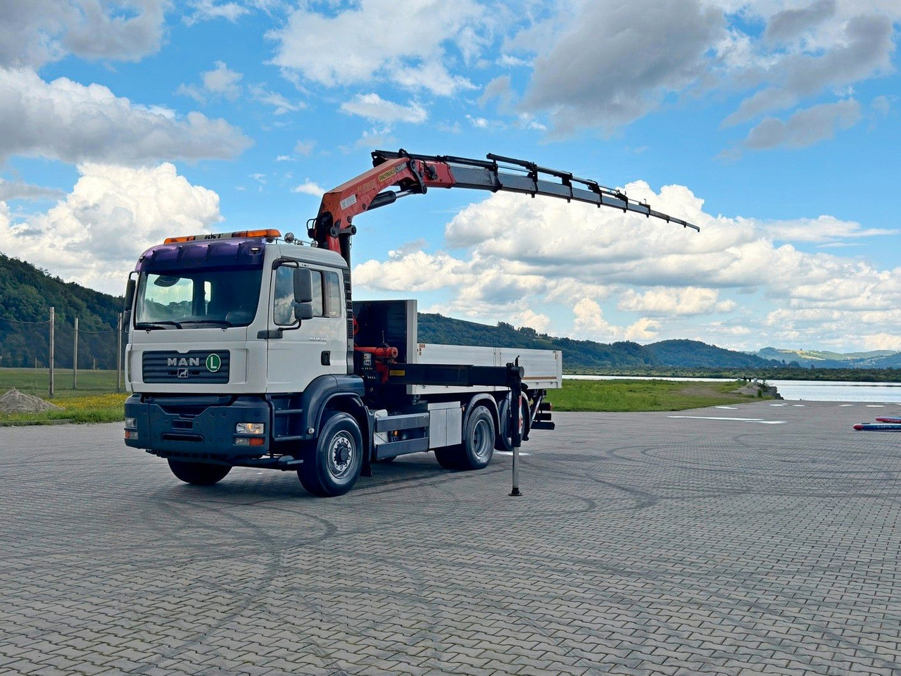 MAN TGA 26.430 Pritsche 5,50m + KRAN+ FUNK/6-4H2 MAN TGA 26.430 * PK 23002 + FUNK/6-4H2 - Caminhão grua: foto 2 MAN TGA 26.430 Pritsche 5,50m + KRAN+ FUNK/6-4H2 MAN TGA 26.430 * PK 23002 + FUNK/6-4H2 - Caminhão grua: foto 2