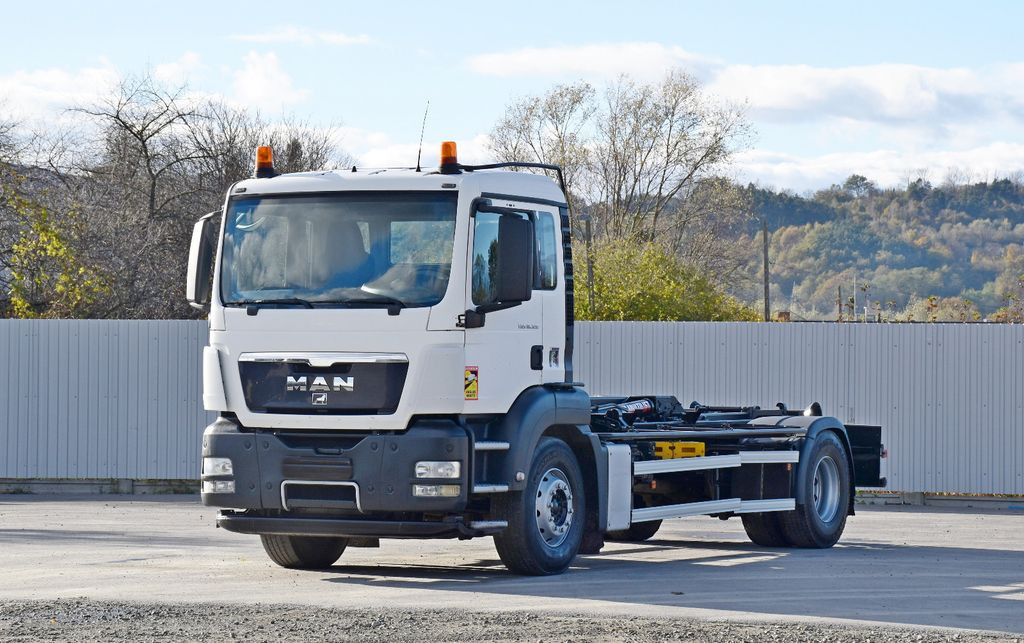 MAN TGS 18.320 Abrollkipper * Top Zustand! MAN TGS 18.320 Abrollkipper * Top Zustand! - Caminhão polibenne: foto 1 MAN TGS 18.320 Abrollkipper * Top Zustand! MAN TGS 18.320 Abrollkipper * Top Zustand! - Caminhão polibenne: foto 1