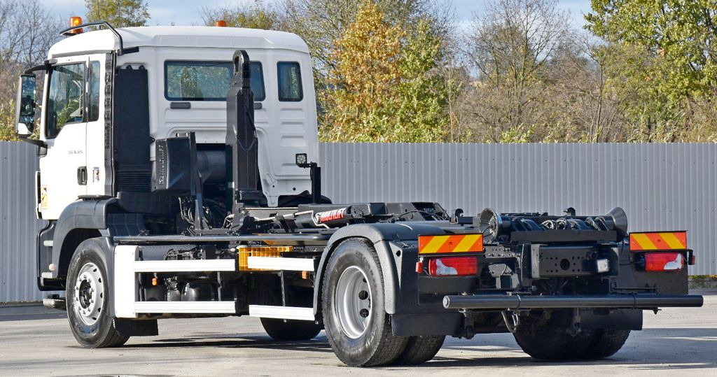 MAN TGS 18.320 Abrollkipper * Top Zustand! MAN TGS 18.320 Abrollkipper * Top Zustand! - Caminhão polibenne: foto 4 MAN TGS 18.320 Abrollkipper * Top Zustand! MAN TGS 18.320 Abrollkipper * Top Zustand! - Caminhão polibenne: foto 4