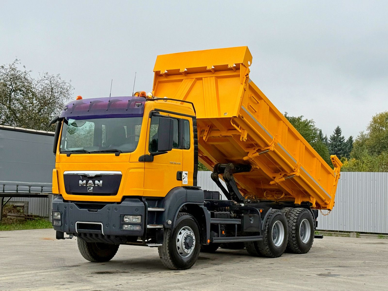 MAN TGS 26.440 * Kipper 5,20m+BORDMATIC * 6x6 * TOP - Caminhão basculante, Caminhão grua: foto 2 MAN TGS 26.440 * Kipper 5,20m+BORDMATIC * 6x6 * TOP - Caminhão basculante, Caminhão grua: foto 2