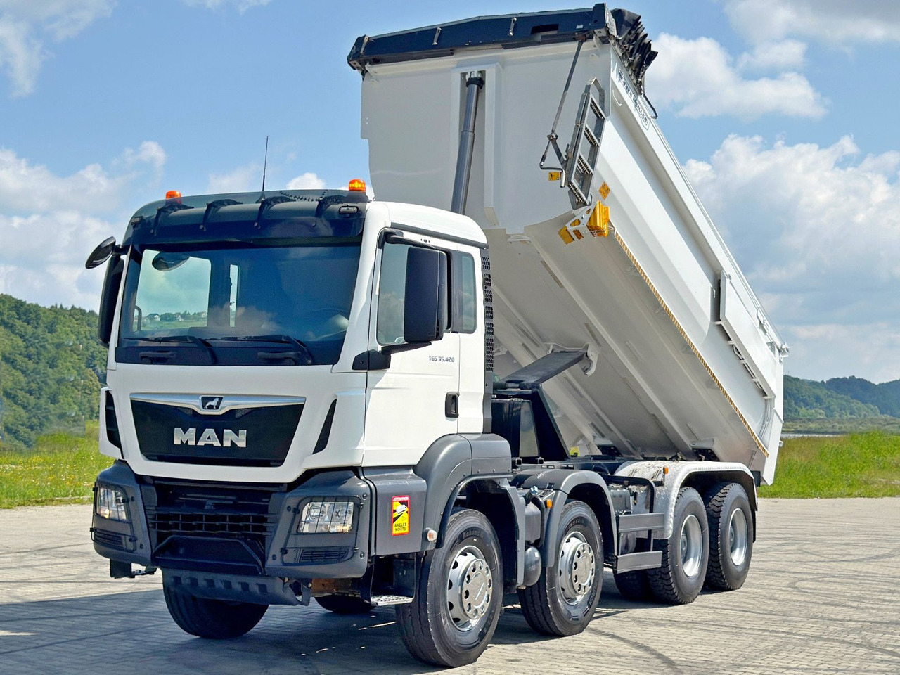 MAN TGS 35.420 KIPPER * 8x4 * TOPZUSTAND - Caminhão basculante: foto 3 MAN TGS 35.420 KIPPER * 8x4 * TOPZUSTAND - Caminhão basculante: foto 3
