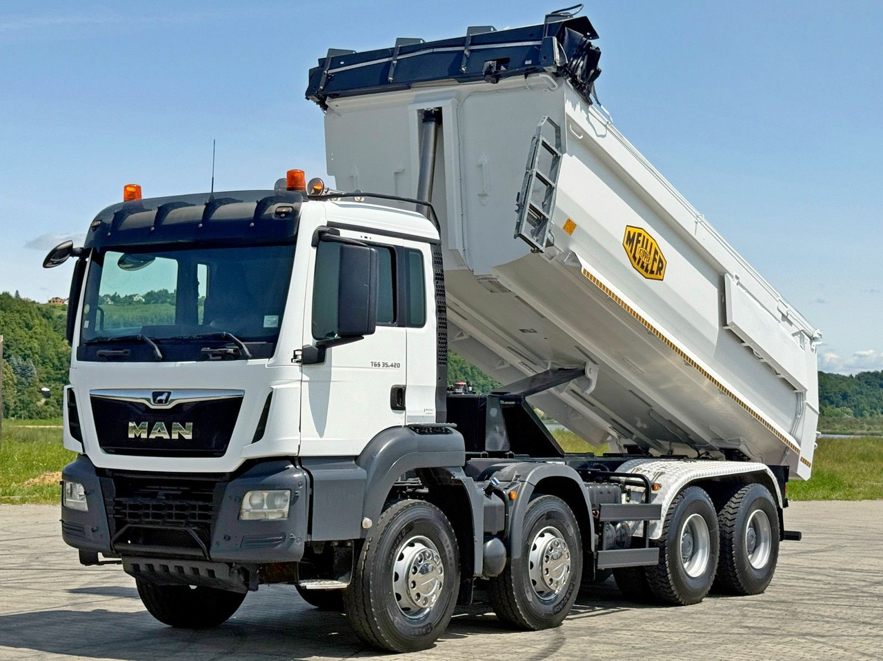 MAN TGS 35.420 KIPPER * 8x4 * TOPZUSTAND - Caminhão basculante: foto 3 MAN TGS 35.420 KIPPER * 8x4 * TOPZUSTAND - Caminhão basculante: foto 3