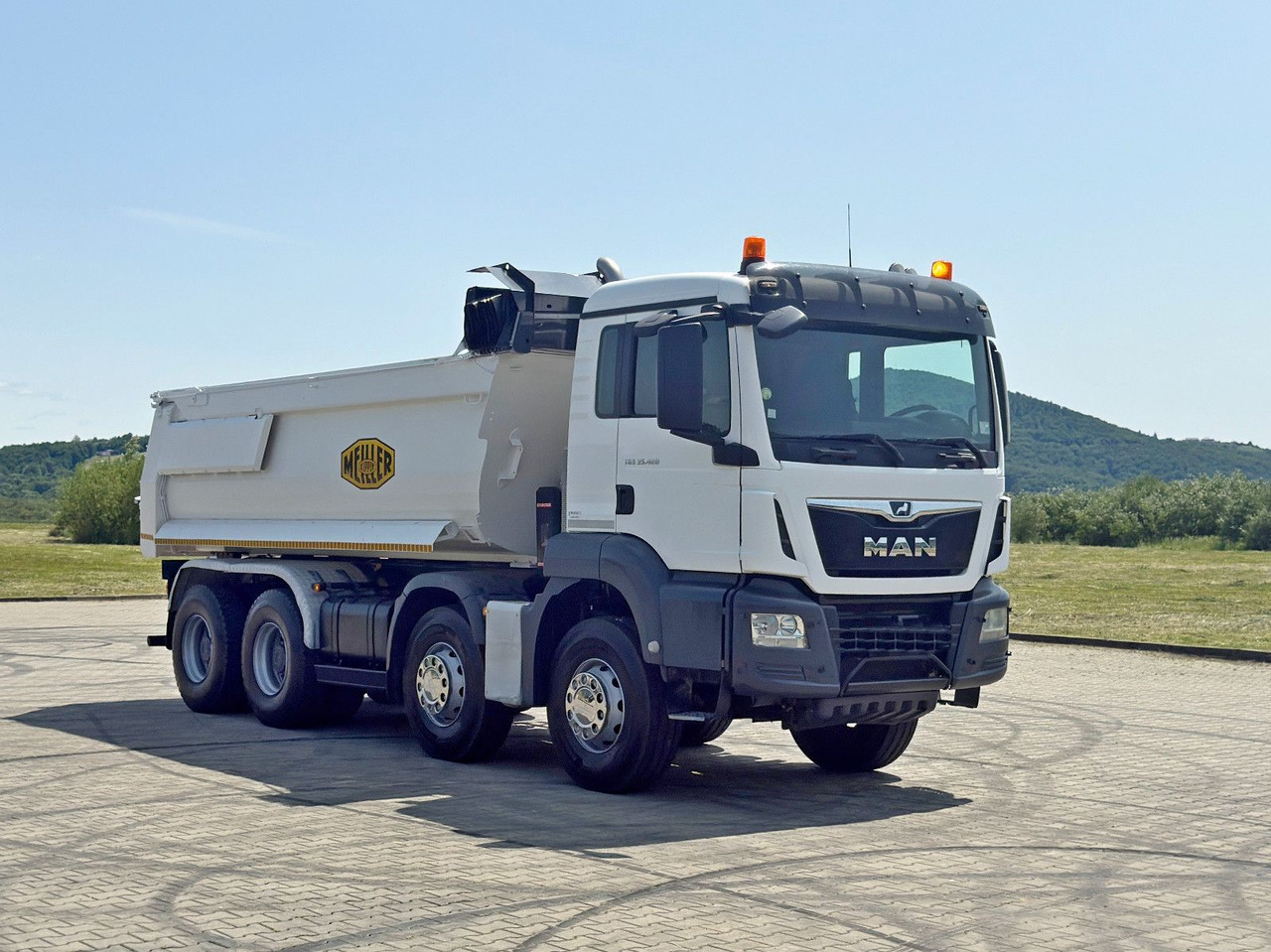 MAN TGS 35.420 KIPPER * 8x4 * TOPZUSTAND - Caminhão basculante: foto 2 MAN TGS 35.420 KIPPER * 8x4 * TOPZUSTAND - Caminhão basculante: foto 2