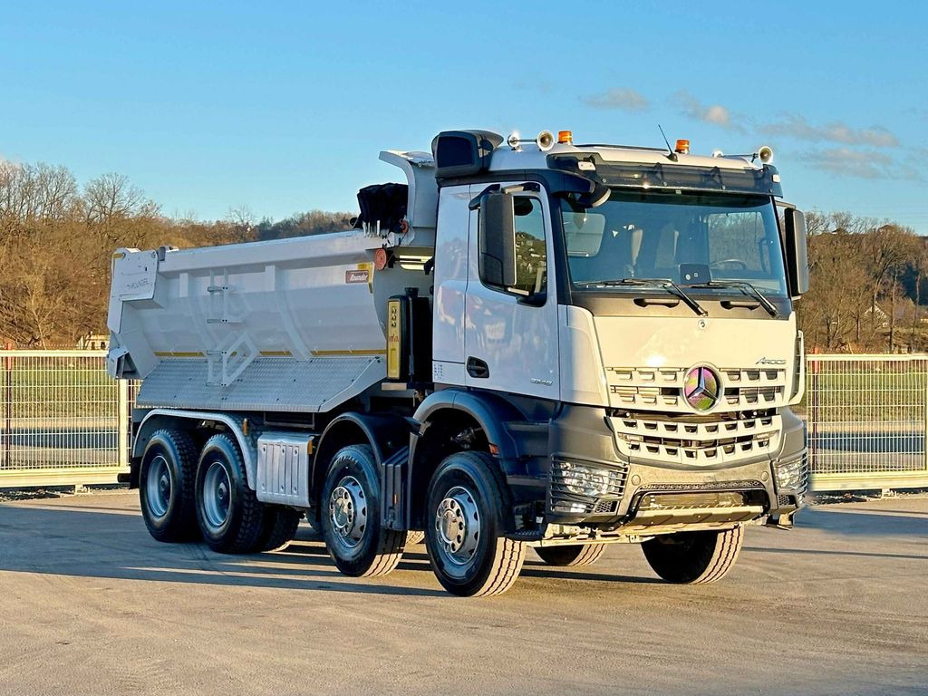 Mercedes-Benz AROCS 3248 * KIPPER * 8x4 * TOPZUSTAND - Caminhão basculante, Caminhão grua: foto 1 Mercedes-Benz AROCS 3248 * KIPPER * 8x4 * TOPZUSTAND - Caminhão basculante, Caminhão grua: foto 1
