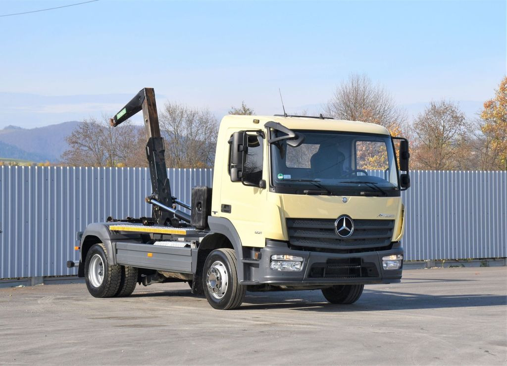 Mercedes-Benz ATEGO 1221 * ABROLLKIPPER * TOPZUSTAND - Caminhão polibenne, Caminhão grua: foto 1 Mercedes-Benz ATEGO 1221 * ABROLLKIPPER * TOPZUSTAND - Caminhão polibenne, Caminhão grua: foto 1
