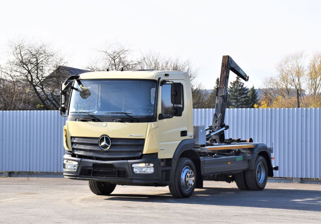 Mercedes-Benz ATEGO 1221 * ABROLLKIPPER * TOPZUSTAND - Caminhão polibenne, Caminhão grua: foto 2 Mercedes-Benz ATEGO 1221 * ABROLLKIPPER * TOPZUSTAND - Caminhão polibenne, Caminhão grua: foto 2