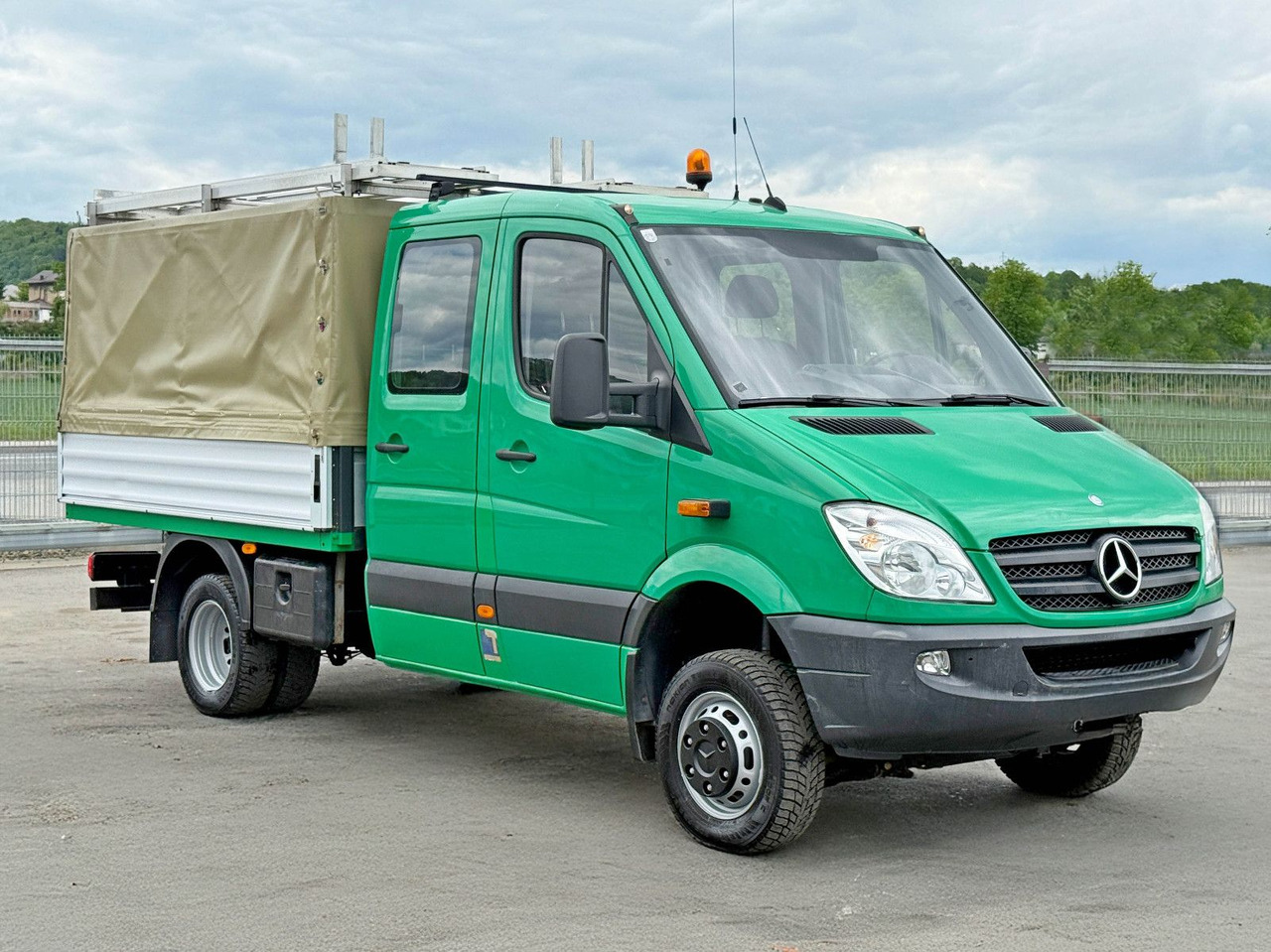 Mercedes-Benz Sprinter 516 CDI* Doppel Kabine! 4x4 *TOPZUSTAND - Furgão basculante: foto 4 Mercedes-Benz Sprinter 516 CDI* Doppel Kabine! 4x4 *TOPZUSTAND - Furgão basculante: foto 4