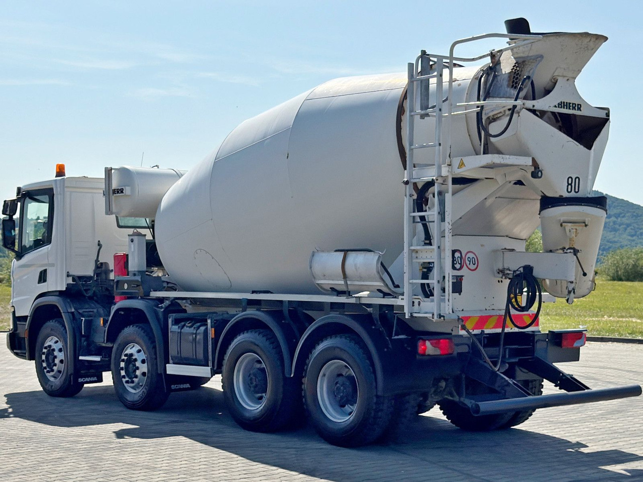 Scania P 450 * Betonmischer * 8x4 * TOPZUSTAND - Caminhão betoneira: foto 5 Scania P 450 * Betonmischer * 8x4 * TOPZUSTAND - Caminhão betoneira: foto 5