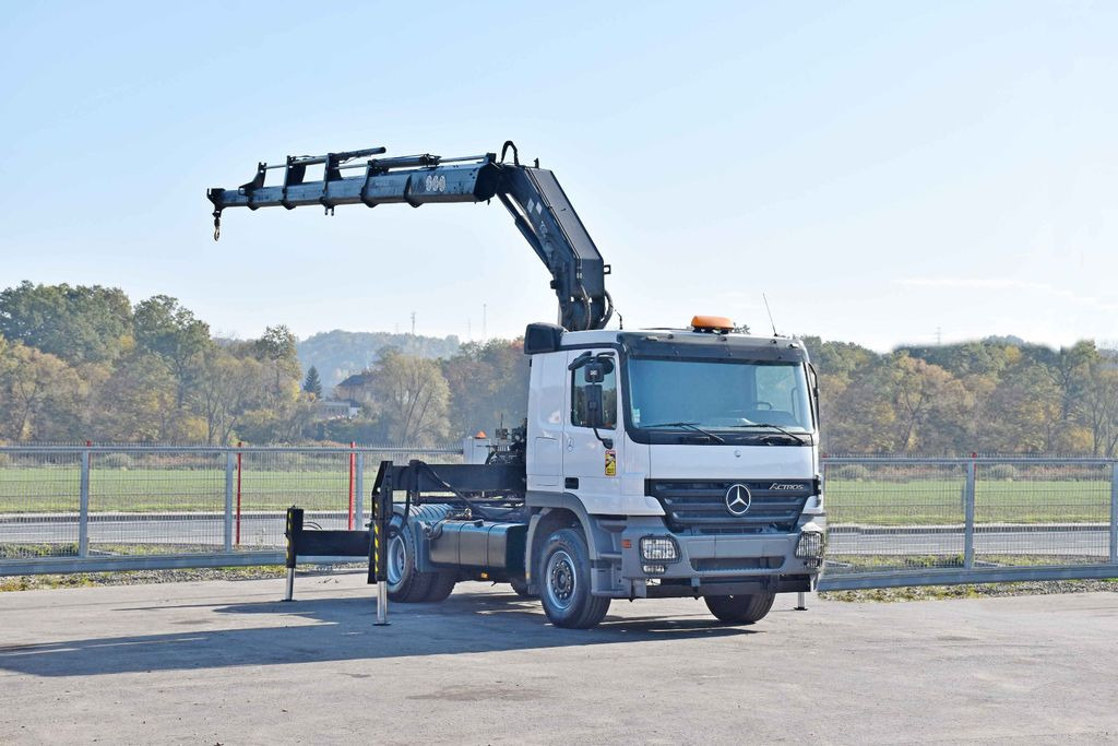 Mercedes-Benz ACTROS 1844 * Sattelzugmaschine *HIAB 330-5/FUNK - Tractor: foto 2 Mercedes-Benz ACTROS 1844 * Sattelzugmaschine *HIAB 330-5/FUNK - Tractor: foto 2