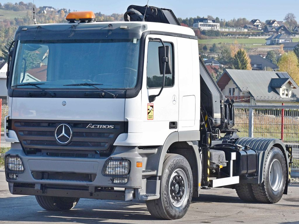 Mercedes-Benz ACTROS 1844 * Sattelzugmaschine *HIAB 330-5/FUNK - Tractor: foto 3 Mercedes-Benz ACTROS 1844 * Sattelzugmaschine *HIAB 330-5/FUNK - Tractor: foto 3