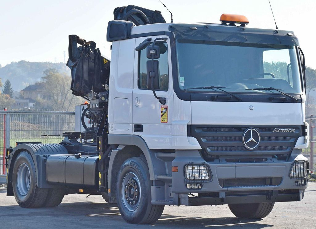 Mercedes-Benz ACTROS 1844 * Sattelzugmaschine *HIAB 330-5/FUNK - Tractor: foto 4 Mercedes-Benz ACTROS 1844 * Sattelzugmaschine *HIAB 330-5/FUNK - Tractor: foto 4