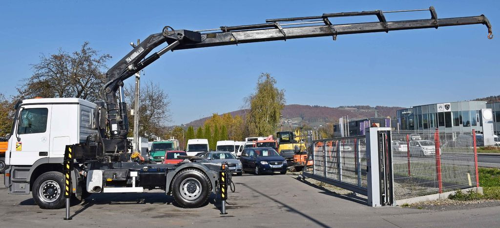Mercedes-Benz ACTROS 1844 * Sattelzugmaschine *HIAB 330-5/FUNK - Tractor: foto 5 Mercedes-Benz ACTROS 1844 * Sattelzugmaschine *HIAB 330-5/FUNK - Tractor: foto 5