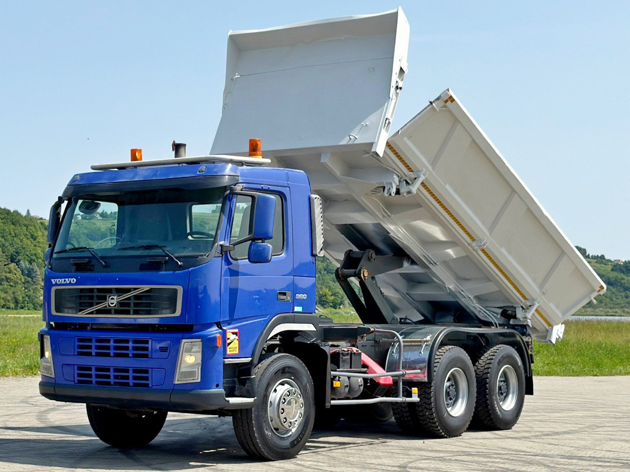 Volvo FM 380 Kipper 5,20 m + BORDMATIC / 6x4 - Caminhão basculante, Caminhão grua: foto 3 Volvo FM 380 Kipper 5,20 m + BORDMATIC / 6x4 - Caminhão basculante, Caminhão grua: foto 3