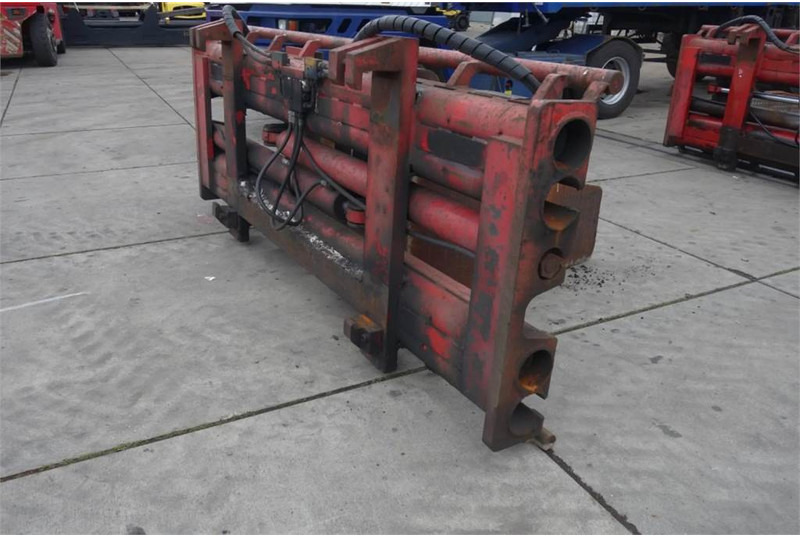 BOLZONI AURAMO P-1000LSE Bale Clamp - Equipamento de Equipamento de movimentação: foto 5 BOLZONI AURAMO P-1000LSE Bale Clamp - Equipamento de Equipamento de movimentação: foto 5