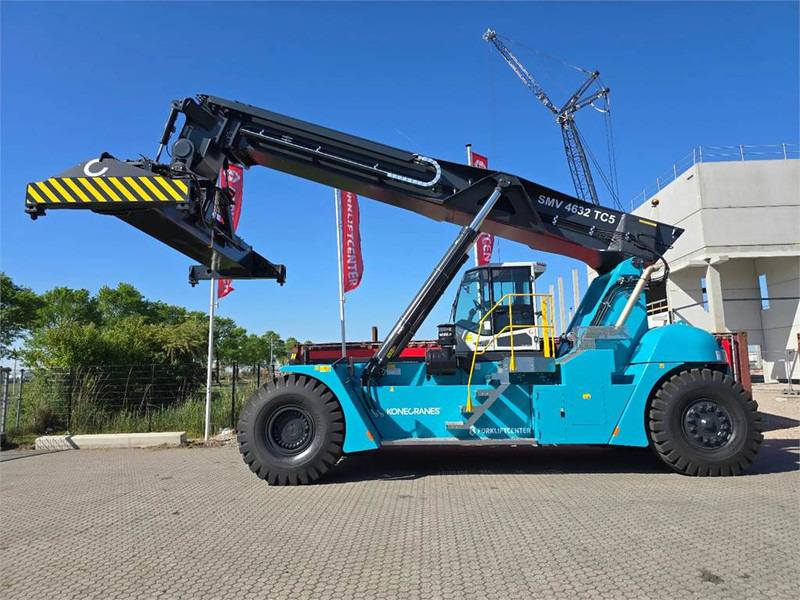 KONECRANES SMV 4632 TC5 - Reachstacker porta contentores: foto 2 KONECRANES SMV 4632 TC5 - Reachstacker porta contentores: foto 2