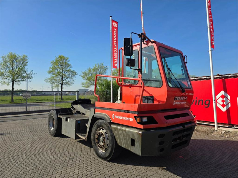 Terberg YT182 - Tractor de terminal: foto 1 Terberg YT182 - Tractor de terminal: foto 1