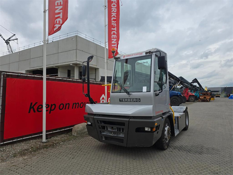 Terberg YT223 - Tractor de terminal: foto 2 Terberg YT223 - Tractor de terminal: foto 2