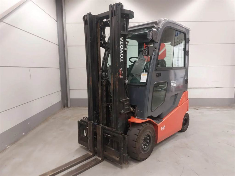 Toyota 8FBMKT25 - Empilhadeira elétrica: foto 4 Toyota 8FBMKT25 - Empilhadeira elétrica: foto 4